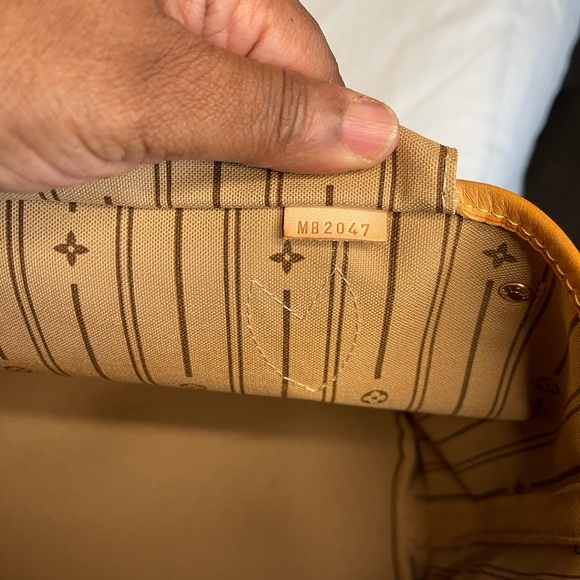 Authentic Louis Vuitton Monogram Never PM Full Tote - Picture 3 of 16